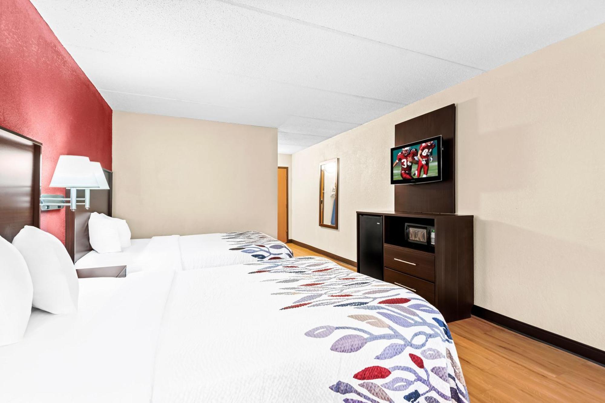 Red Roof Inn Cortland Buitenkant foto