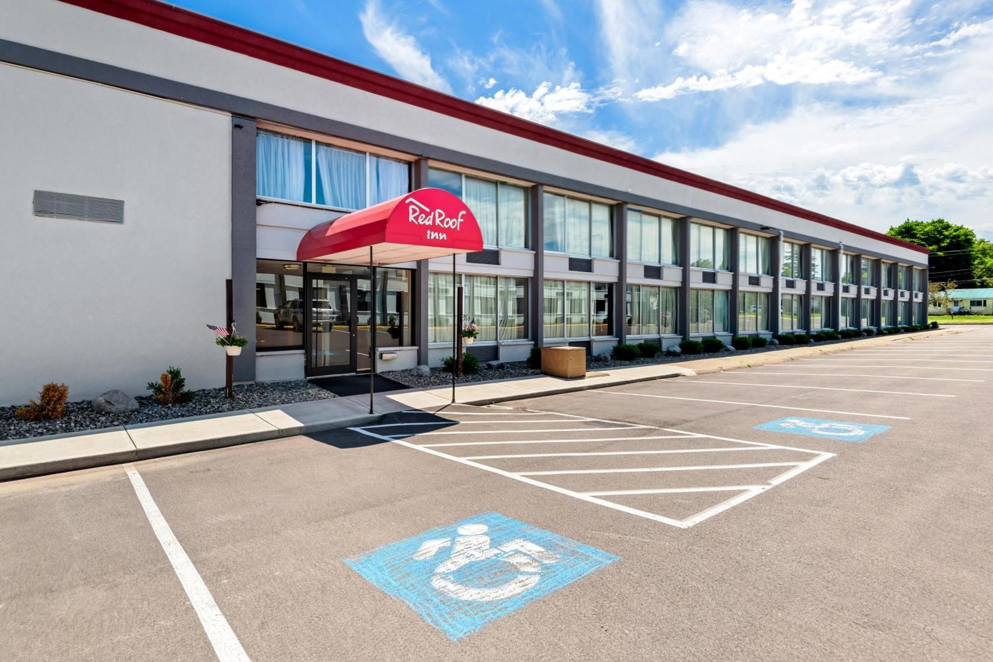 Red Roof Inn Cortland Buitenkant foto