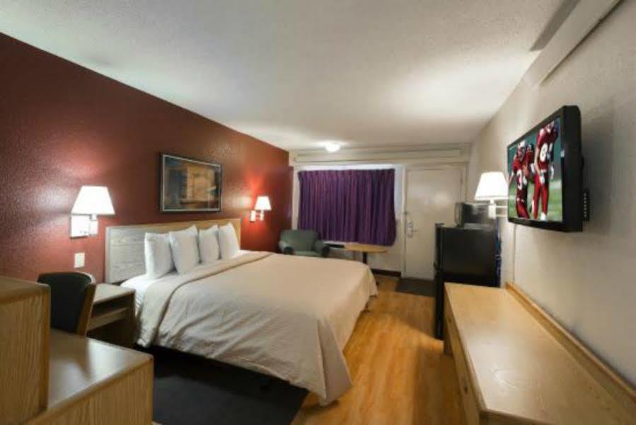 Red Roof Inn Cortland Buitenkant foto